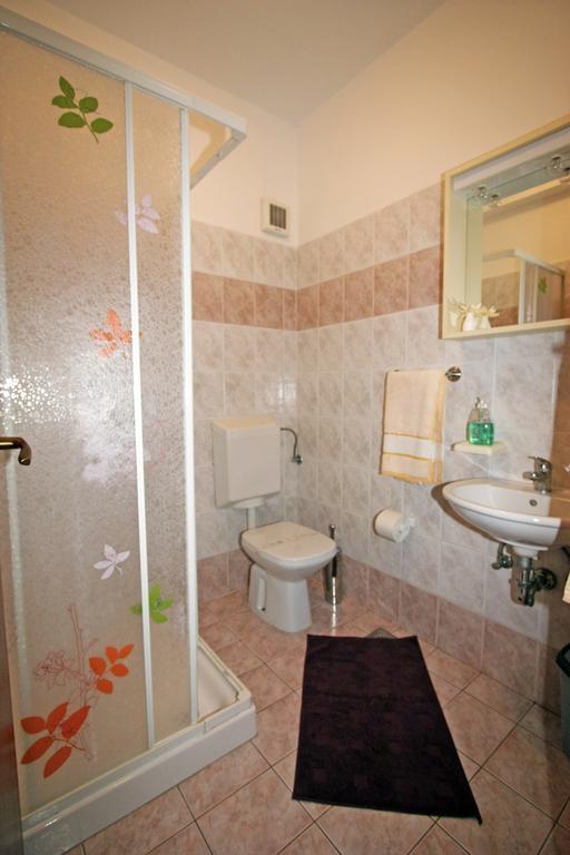 Family Friendly Apartments Pula Kamer foto