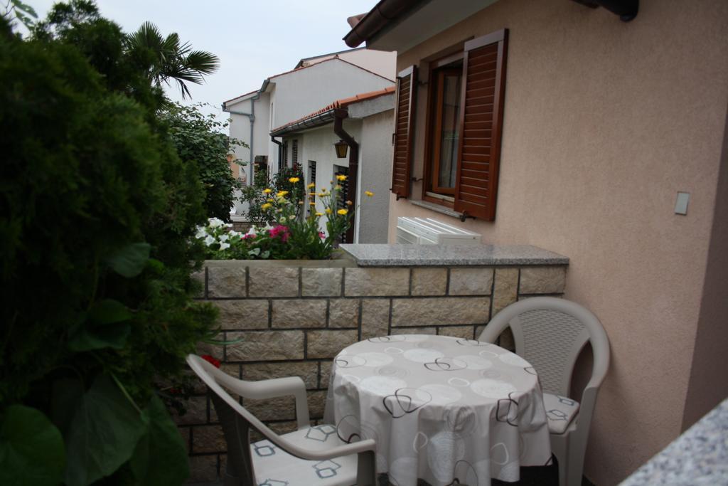 Family Friendly Apartments Pula Kamer foto